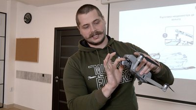 На Вінниччині відкрили безкоштовну школу операторів дронів для дітей На Вінниччині відкрили безкоштовну школу операторів дронів для дітей