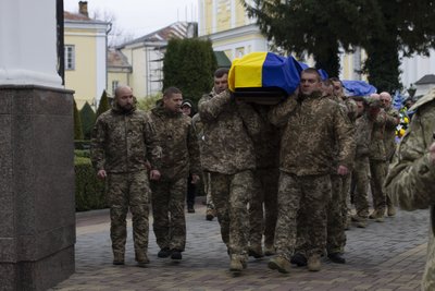 У Луцьку попрощалися з загиблими Олександром Веремчуком і Костянтином Голубом У Луцьку попрощалися з загиблими Олександром Веремчуком і Костянтином Голубом