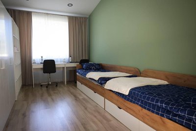 Родина з прийомними дітьми на Київщині отримала новий дім завдяки благодійникам Родина з прийомними дітьми на Київщині отримала новий дім завдяки благодійникам