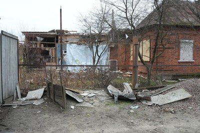 “Все повилітало, дах пошкоджено”: очевидці про влучання РФ у Великій Чернеччині на Сумщині “Все повилітало, дах пошкоджено”: очевидці про влучання РФ у Великій Чернеччині на Сумщині