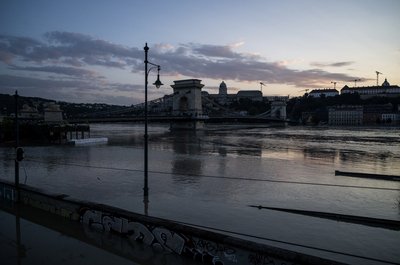 Повінь у Європі: у Будапешті Дунай вийшов із берегів і затоплює вулиці. Фото Повінь у Європі: у Будапешті Дунай вийшов із берегів і затоплює вулиці. Фото