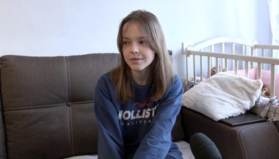 Взяли двох діток з лікарні: як єдина патронатна сім'я у Луцьку виховує сестер з Донеччини Взяли двох діток з лікарні: як єдина патронатна сім'я у Луцьку виховує сестер з Донеччини