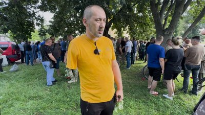 "Він горів за армію, це була його справа": у Прилуках поховали інструктора, якого застрелили на полігоні "Він горів за армію, це була його справа": у Прилуках поховали інструктора, якого застрелили на полігоні