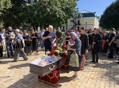 У Києві у Михайлівському соборі прощаються з релігієзнавцем Ігорем Козловським У Києві у Михайлівському соборі прощаються з релігієзнавцем Ігорем Козловським