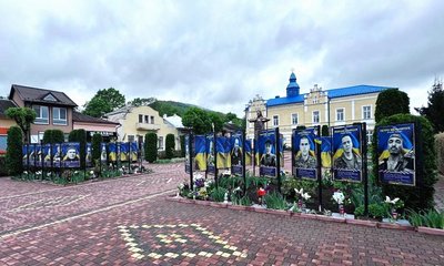Як у громадах Буковини зберігають памʼять про загиблих військових Як у громадах Буковини зберігають памʼять про загиблих військових