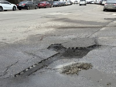 Розбиті дороги після зими: де у Полтаві проводять ямковий ремонт Розбиті дороги після зими: де у Полтаві проводять ямковий ремонт