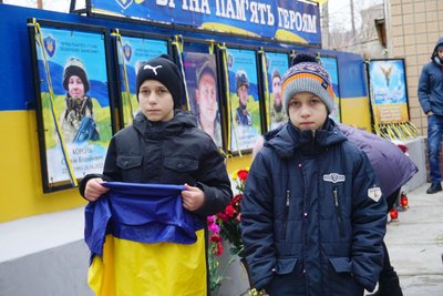 У селі Одеської області відкрили Стелу памʼяті загиблим військовим