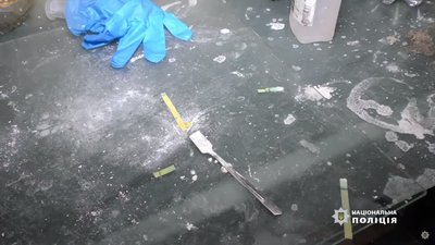 Нацполіція викрила нарколабораторію: затримано шістьох осіб