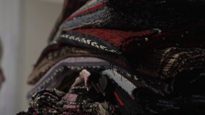 "Я — ниточка між минулим і майбутнім": на 200-річному верстаті працює ткаля з Рівненського Полісся Галина Логощук "Я — ниточка між минулим і майбутнім": на 200-річному верстаті працює ткаля з Рівненського Полісся Галина Логощук