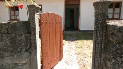 «Справжня родзинка місцевої архітектури»: ветеран створив етномузей у 150-річній хаті на Хмельниччині «Справжня родзинка місцевої архітектури»: ветеран створив етномузей у 150-річній хаті на Хмельниччині