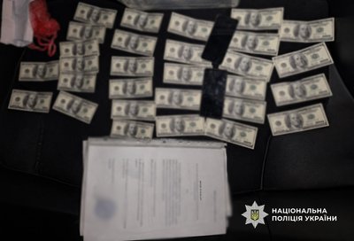 «Торгівля» службою та відрядженням за кордон: в Одесі затримали підозрюваного в оборудці «Торгівля» службою та відрядженням за кордон: в Одесі затримали підозрюваного в оборудці