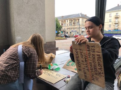 В Україні тривають протести проти відставки Федорова з посади міністра оборони: День 12
