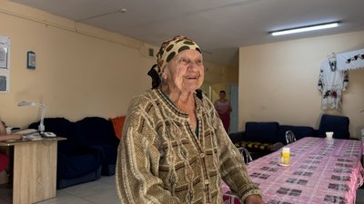 Жінка, яка живе в шелтері для маломобільних людей на Харківщині Жінка, яка живе в шелтері для маломобільних людей на Харківщині
