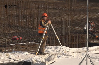 Навчання з-під землі: у Києві будують найбільшу в місті підземну школу