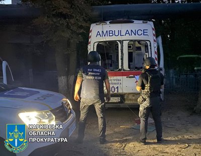Куп'янськ обстріляли з РСЗВ, пошкоджені автівки швидкої допомоги, 1 жовтня 2024 року Куп'янськ обстріляли з РСЗВ, пошкоджені автівки швидкої допомоги, 1 жовтня 2024 року