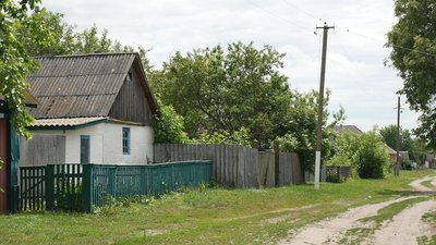"По селу стріляють". Як живуть у Пісках на прикордонні Сумщини "По селу стріляють". Як живуть у Пісках на прикордонні Сумщини