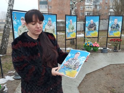 Стало відомо, хто украв плакат із Алеї Героїв у Терешках Стало відомо, хто украв плакат із Алеї Героїв у Терешках