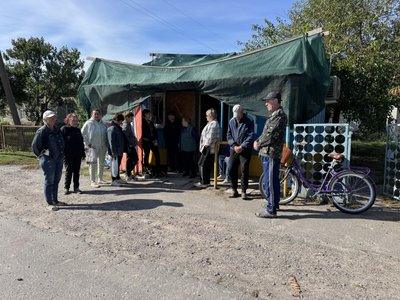 Як жителі Мануйлівки та Ламаного дістаються до Кременчука, якщо немає автобуса і як реагує влада Як жителі Мануйлівки та Ламаного дістаються до Кременчука, якщо немає автобуса і як реагує влада