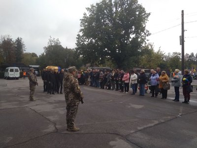 Вважали зниклим безвісти: у Кропивницькому попрощалися із 34-річним військовим Дмитром Шиловим Вважали зниклим безвісти: у Кропивницькому попрощалися із 34-річним військовим Дмитром Шиловим