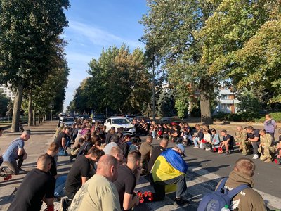 Добровольцем пішов на фронт у 19: у Черкасах попрощалися із полеглим 21-річним воїном Ярославом Стрільцем Добровольцем пішов на фронт у 19: у Черкасах попрощалися із полеглим 21-річним воїном Ярославом Стрільцем