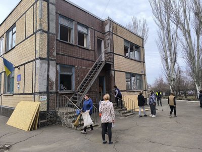 "Вибух і якийсь скляний дощ пішов". Що відбувається на місці удару по Кривому Рогу та що про атаку розказали місцеві "Вибух і якийсь скляний дощ пішов". Що відбувається на місці удару по Кривому Рогу та що про атаку розказали місцеві