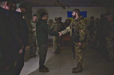 Президент України особисто нагороджував Олександра Хоменка Президент України особисто нагороджував Олександра Хоменка