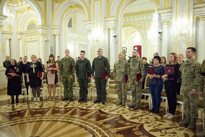 Втратив руку, але продовжив бити противника: десантник з Одещини отримав звання Героя України Втратив руку, але продовжив бити противника: десантник з Одещини отримав звання Героя України