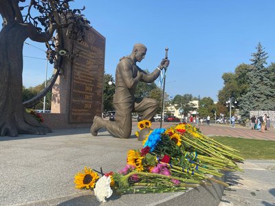 Роковини Іловайської трагедії: у Черкасах та в Умані молилися та згадували полеглих Героїв Роковини Іловайської трагедії: у Черкасах та в Умані молилися та згадували полеглих Героїв