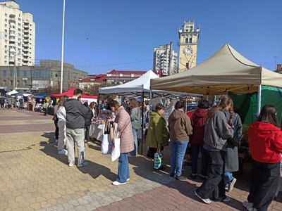 Від пасок до виробів ручної роботи: у Хмельницькому розпочався ярмарок "Великодній Крафт" Від пасок до виробів ручної роботи: у Хмельницькому розпочався ярмарок "Великодній Крафт"