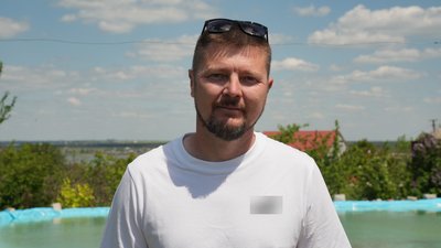 Власник ферми Михайло Степанов Власник ферми Михайло Степанов