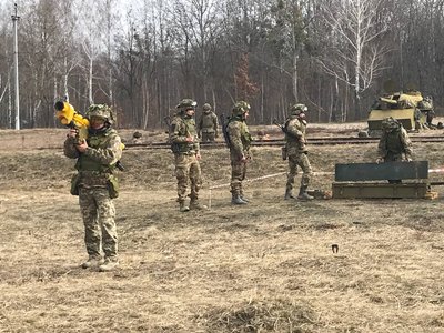 "Треба вчитися і мстити" – десантники показали, як готують мобілізованих для фронту "Треба вчитися і мстити" – десантники показали, як готують мобілізованих для фронту
