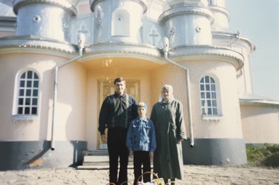 Отець Юліан разом з батьками, Франківщина, блог Отець Юліан разом з батьками, Франківщина, блог