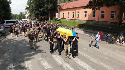 На Закарпатті попрощалися із полеглим на війні Василем Марковичем На Закарпатті попрощалися із полеглим на війні Василем Марковичем