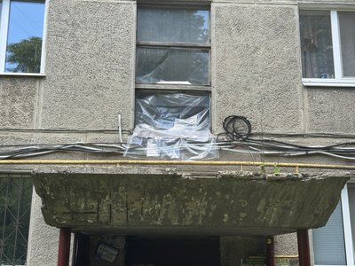Влада Полтави та фонд "GEM" відмовилися встановлювати вікна після обстрілу на провулку Токарному,7 Влада Полтави та фонд "GEM" відмовилися встановлювати вікна після обстрілу на провулку Токарному,7