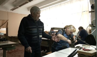 "Більше не маємо великих замовлень": про черкаське підприємство, де працюють незрячі "Більше не маємо великих замовлень": про черкаське підприємство, де працюють незрячі