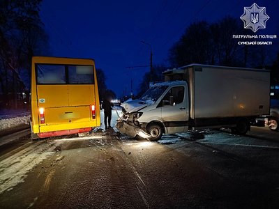Через аварію в Сумах травмована жінка Через аварію в Сумах травмована жінка