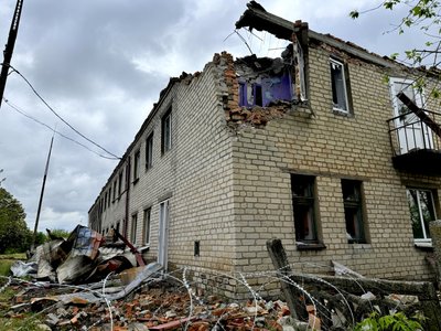 "Вночі – гупає, вдень – так собі, ми звикли». Фоторепортаж з прифронтового Золотого Колодязя на Донеччині "Вночі – гупає, вдень – так собі, ми звикли». Фоторепортаж з прифронтового Золотого Колодязя на Донеччині