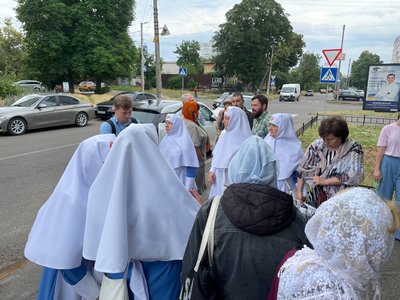 Містяни перед Будинком правосуддя у Черкасах, 11 червня 2024 року Містяни перед Будинком правосуддя у Черкасах, 11 червня 2024 року
