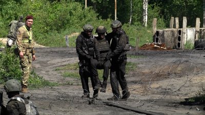 На Житомирщині курсанти одеської Військової академії отримали марунові берети ДШВ На Житомирщині курсанти одеської Військової академії отримали марунові берети ДШВ