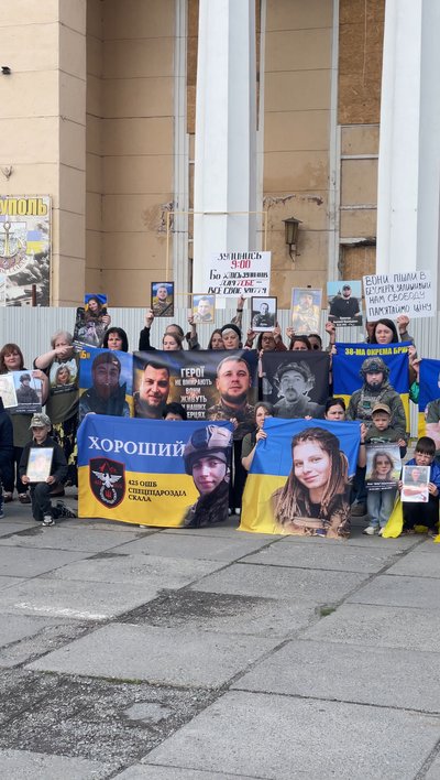 "Стою за...": у Вінниці відбулась акція пам’яті приурочена до Дня Героїв "Стою за...": у Вінниці відбулась акція пам’яті приурочена до Дня Героїв
