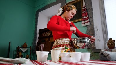 Що таке пароха: жителька Рівненщини показала рецепт давньої страви з молока і сметани Що таке пароха: жителька Рівненщини показала рецепт давньої страви з молока і сметани