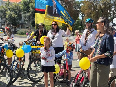 У Вінниці відбувся благодійний «Велопарад у вишиванках» У Вінниці відбувся благодійний «Велопарад у вишиванках»
