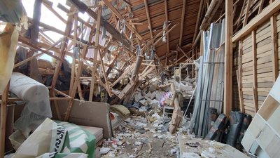 В Олевську комісія обстежила пошкоджений після атаки РФ бізнес: збитки можуть сягати мільйонів В Олевську комісія обстежила пошкоджений після атаки РФ бізнес: збитки можуть сягати мільйонів