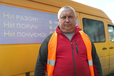 Не виїжджали через кіз: на Сумщині волонтери евакуювали з прикордоння подружжя з майже чотирма десятками тварин Не виїжджали через кіз: на Сумщині волонтери евакуювали з прикордоння подружжя з майже чотирма десятками тварин