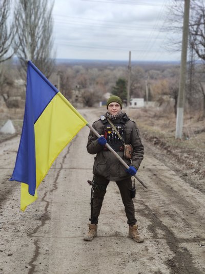 "Ось граната, чека — в полон не здамся": інтервʼю з Героєм України Денисом Чубаревим "Ось граната, чека — в полон не здамся": інтервʼю з Героєм України Денисом Чубаревим