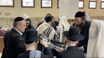 "Молилися за мир та процвітання": на Черкащині відзначили день народження засновника хасидизму "Молилися за мир та процвітання": на Черкащині відзначили день народження засновника хасидизму