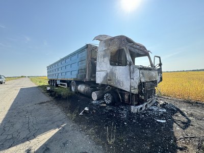 Армія РФ обстріляла колону зерновозів на Сумщині: що відомо Армія РФ обстріляла колону зерновозів на Сумщині: що відомо