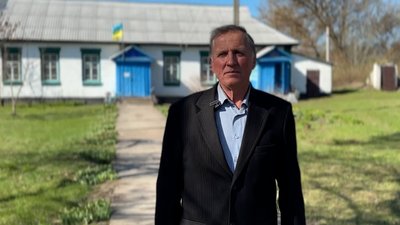 На Чернігівщині чоловік тримає корову, якій майже 30 років На Чернігівщині чоловік тримає корову, якій майже 30 років