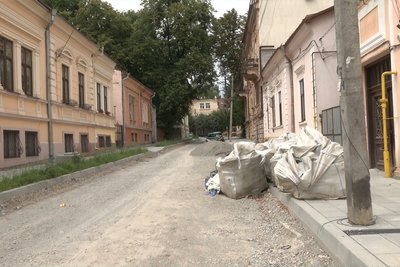 Вулиця Фучика у Чернівцях, яку капітально ремонтують Вулиця Фучика у Чернівцях, яку капітально ремонтують