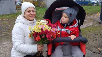 У Луцьку зустріли звільненого з полону 27-річного військового медика Дмитра Селютіна У Луцьку зустріли звільненого з полону 27-річного військового медика Дмитра Селютіна